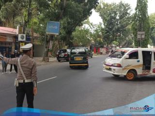 Personil Polres Langkat Laksanakan Strong Point, Cegah Laka Lantas